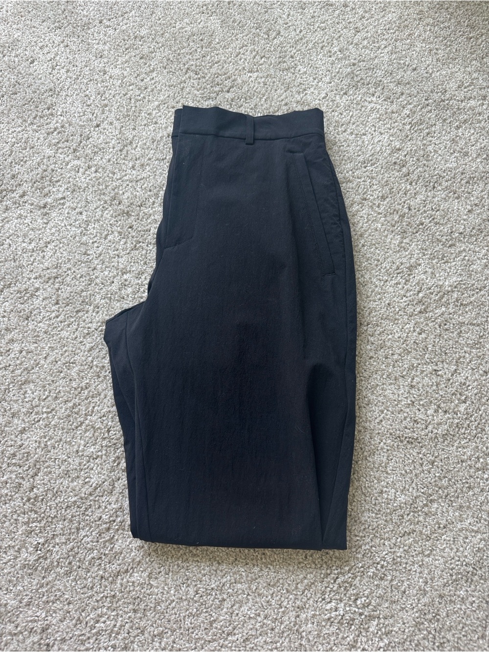 ALO Yoga Men's Black co-op cropped tech trousers